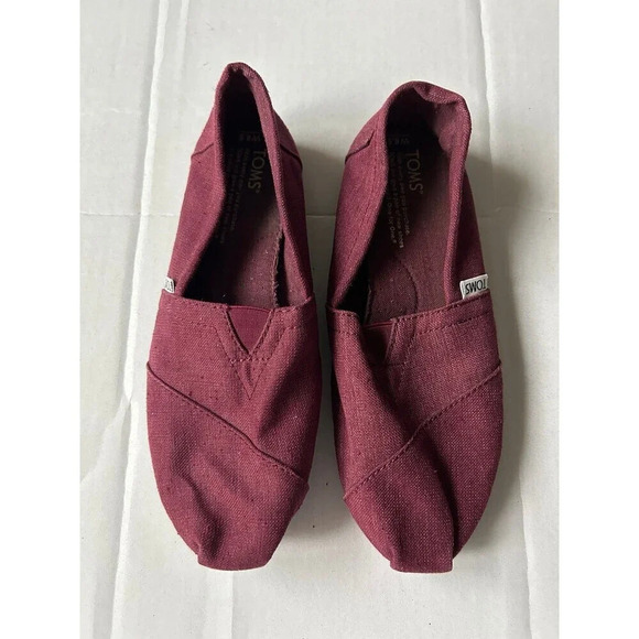 TOMS Women’s Classic Burgundy Canvas Size 6.5 Slip On Flats Shoes - Picture 1 of 6